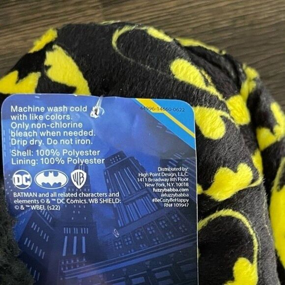Batman DC Comics Fuzzy Babba Slipper Socks NWT Boys 13-4 - Picture 3 of 4